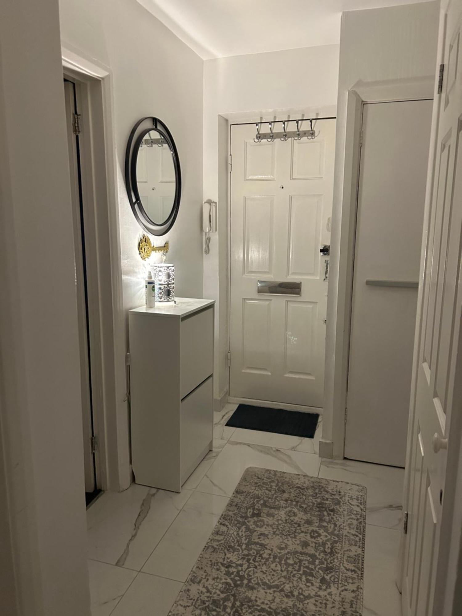 One Bedroom Flat In Chiswick W4 Londyn Zewnętrze zdjęcie